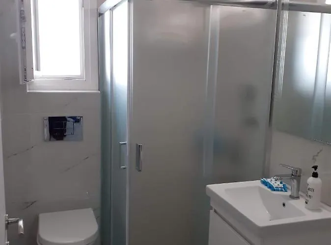 Steps To The Sea * Néa Péramos